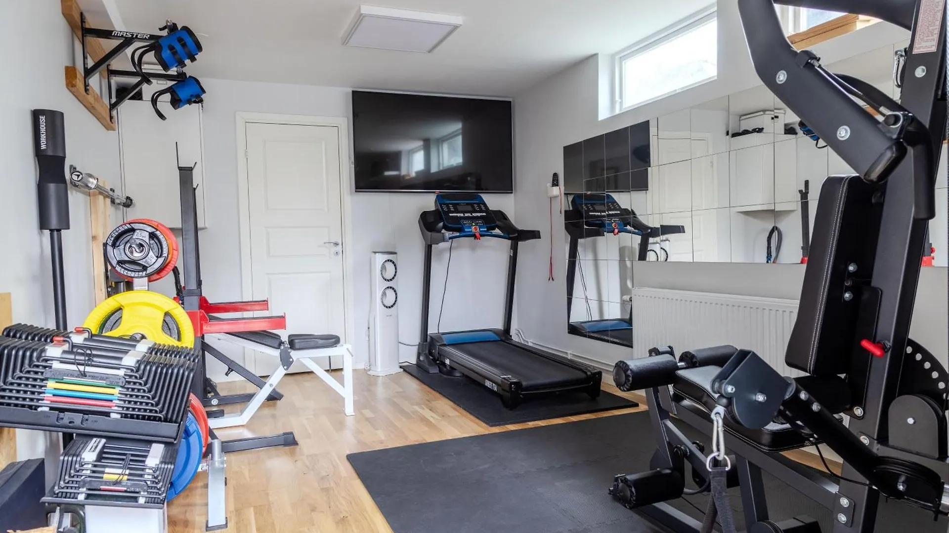 Villa I Sollentuna - Lyx, Komfort Och Privat Gym